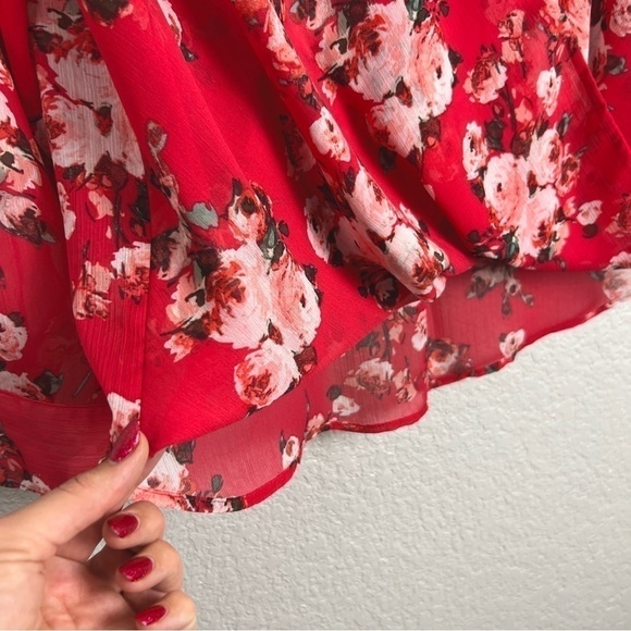 Kut from the Kloth NWOT Jenalee Surplice Blouse, Red M - Floral, Faux Wrap - Picture 7 of 11